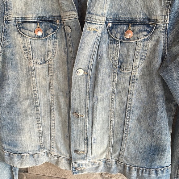 💙 Denim Jean  jacket women’s Medium - Picture 3 of 9